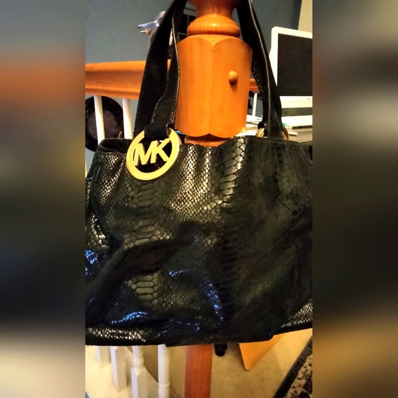 Michael Kors - Picture 1 of 3
